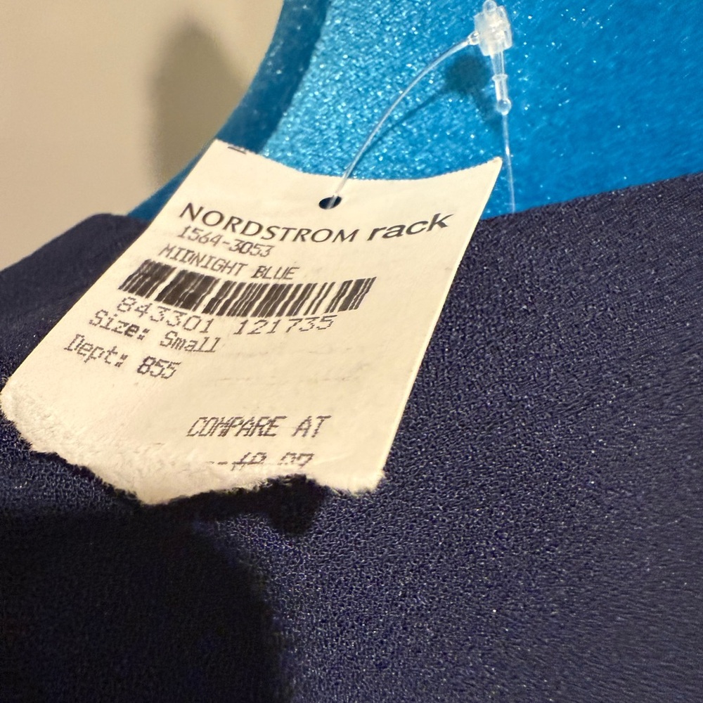 NWT-Dress the Population Navy V-Neck Cocktail Dress - Picture 4 of 7